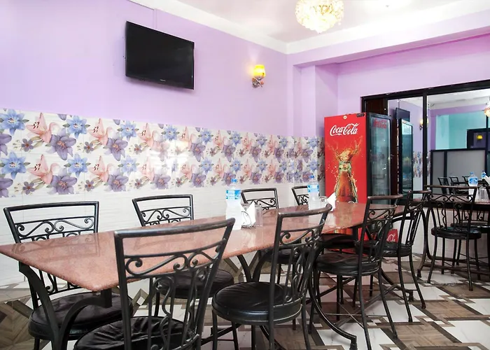 Hotel Oyo 356 Kanjerowa 3*